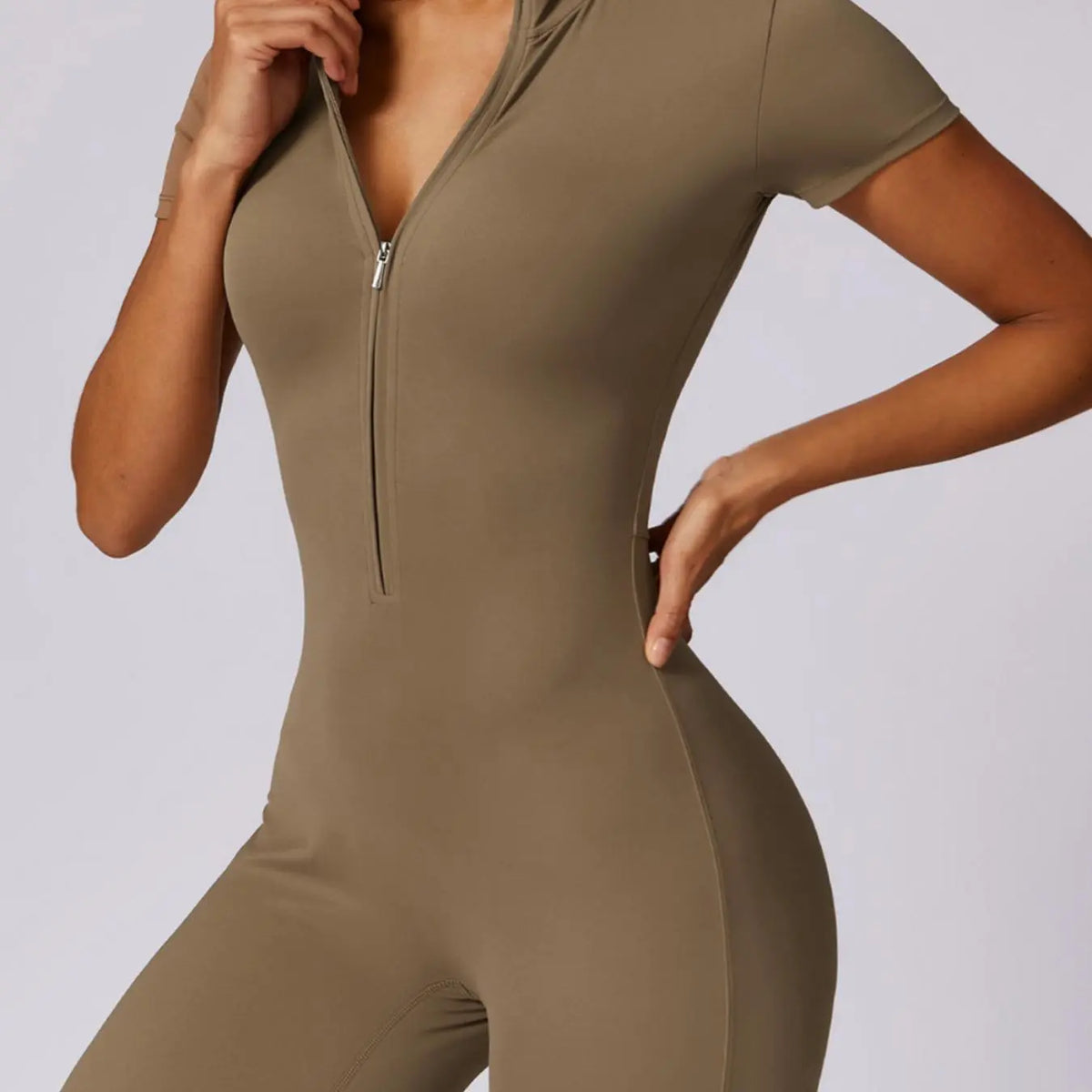 Women'S Solid Zipper Mock Neck Sports Jumpsuit, Sporty High Waist Quick Drying Jumpsuit for Yoga Gym Workout, Skinny Fit Jumpsuit, Tight Fitting Jumpsuit, Workout Jumpsuits